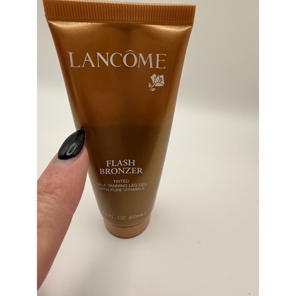 Lancome Flash Bronzer Tinted Self-Tanning Body Gel With Pure Vitamin E - Picture 3 of 4